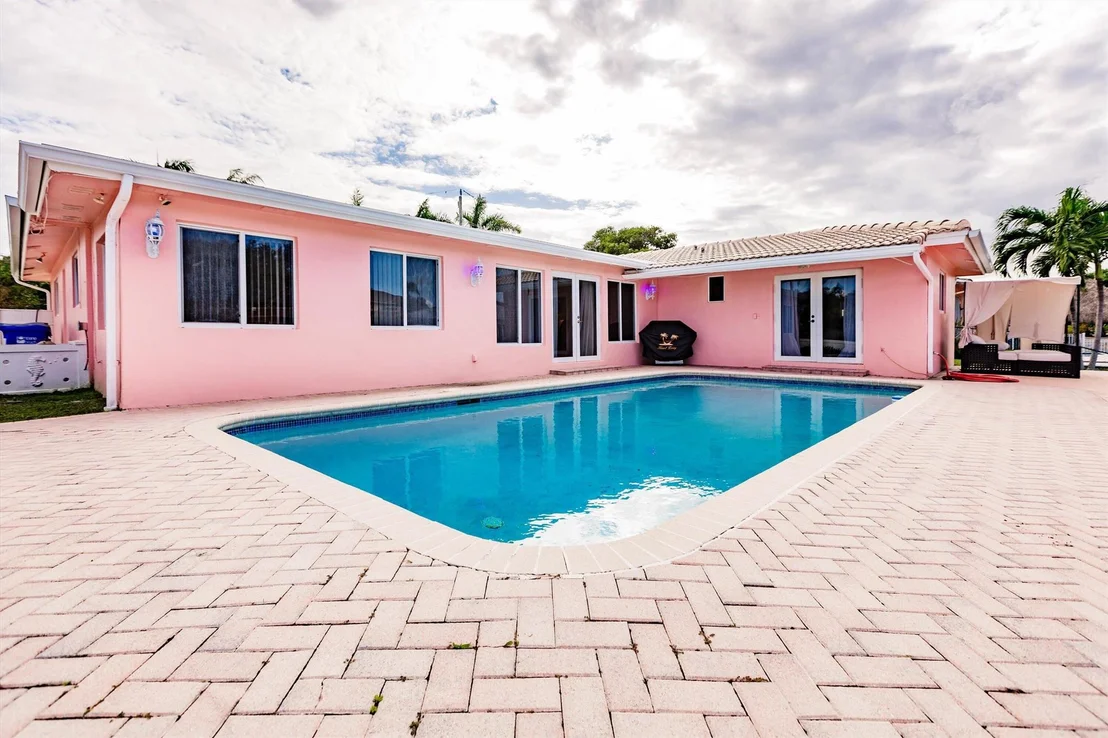 Photo of 2425 SE 12th Street