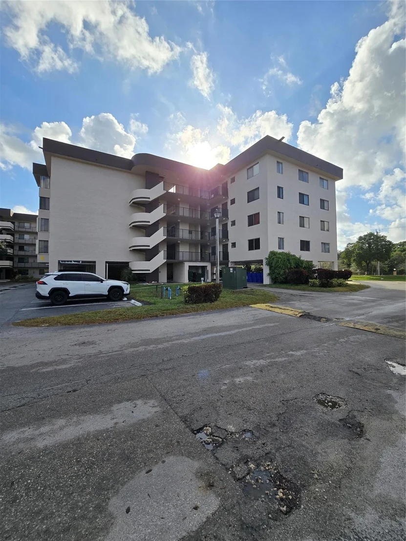 Photo of Unit 214 at 8000 Hampton Boulevard