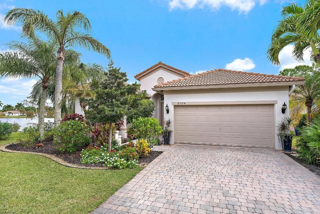 Photo of 6784 SE Twin Oaks Circle