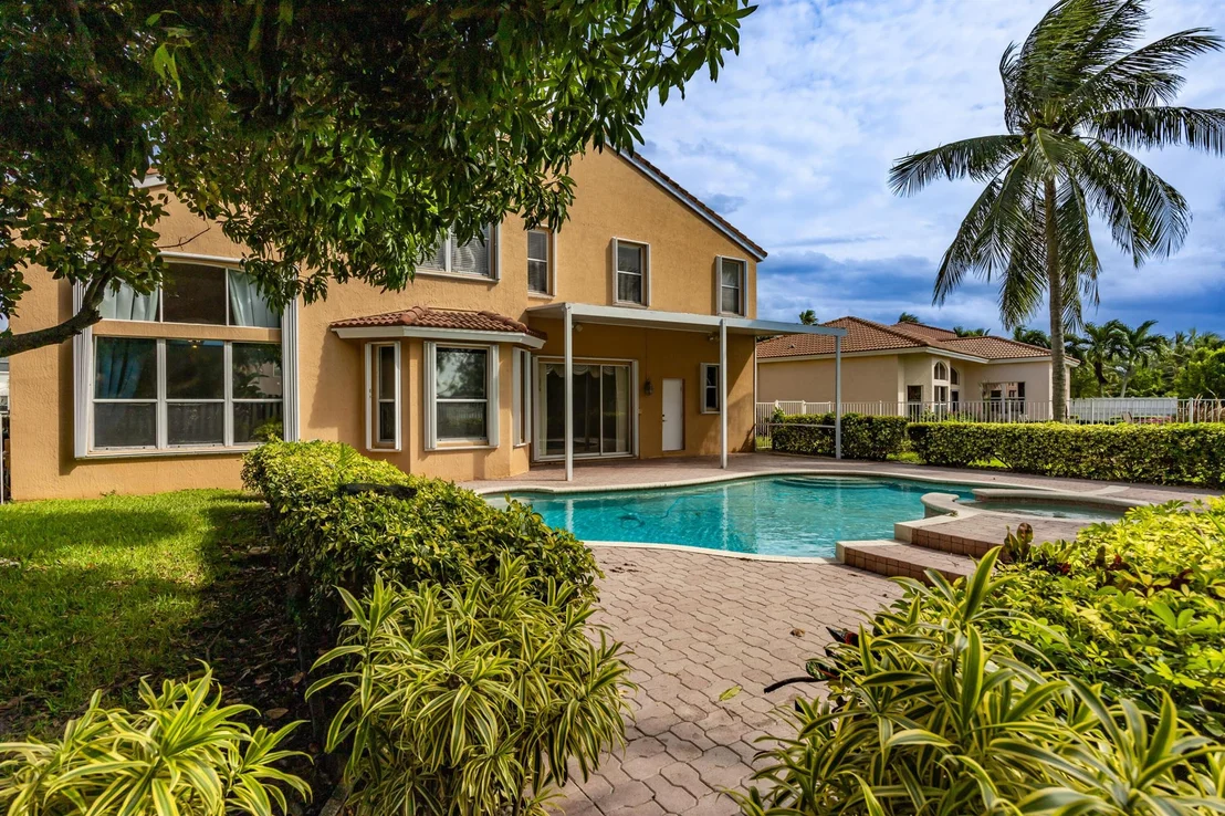 Photo of 6145 Indian Forest Circle