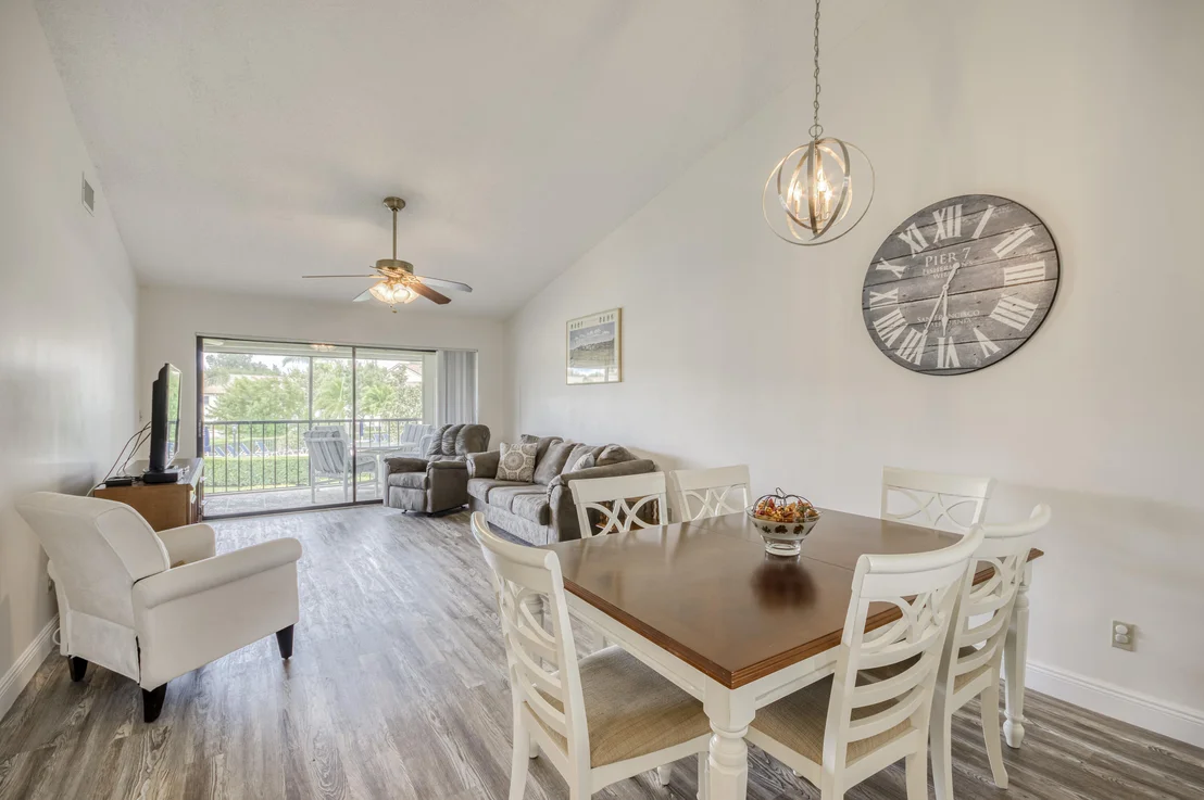 Photo of Unit A at 1102 Pinecrest Circle