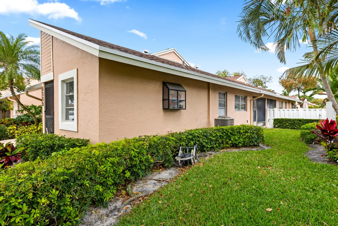Photo of 8089 Springtree Road