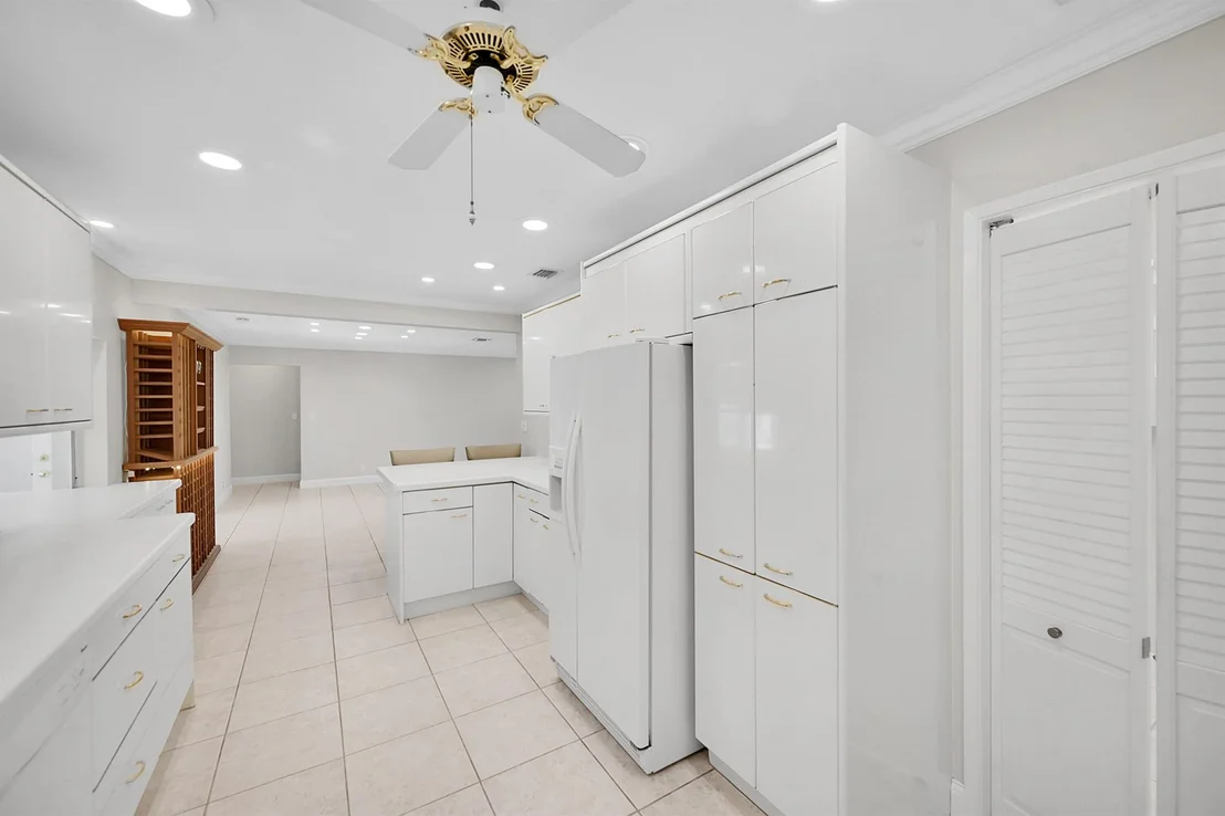 Photo of 2585 SE 6th Street