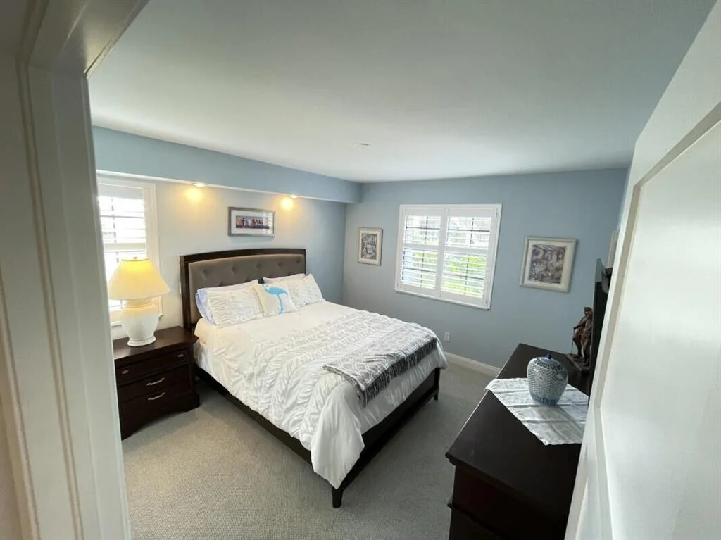 Photo of Unit F at 701 Pinecrest Circle