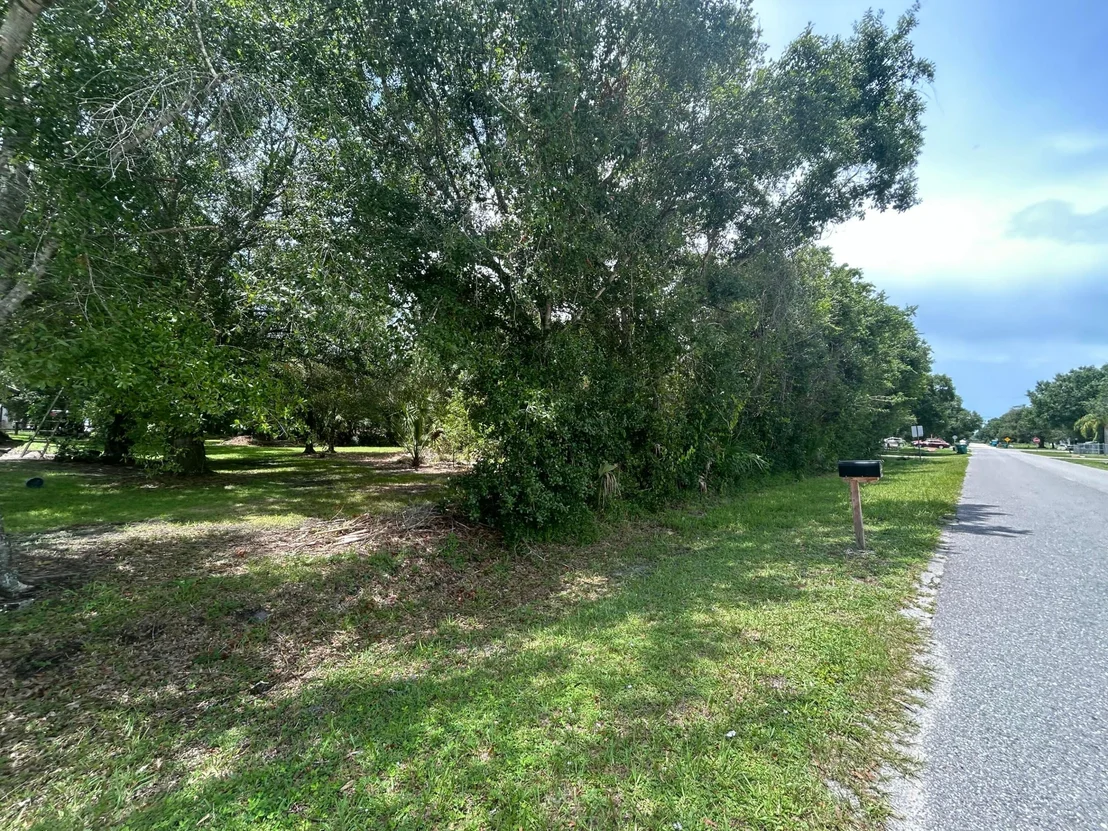 Photo of 3489 NW 34TH Avenue