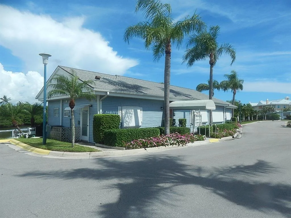 Photo of Unit 10 at 400 N A1a Highway