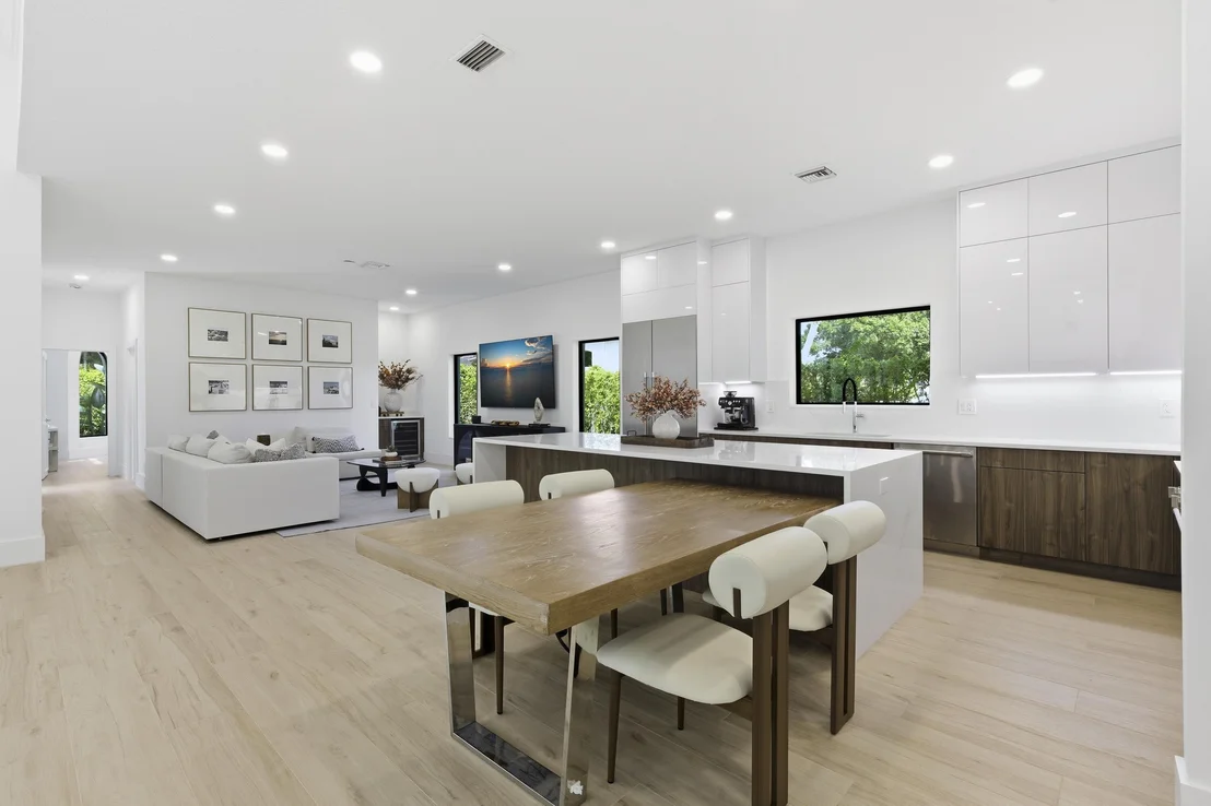 Photo of 2557 Seminole Circle