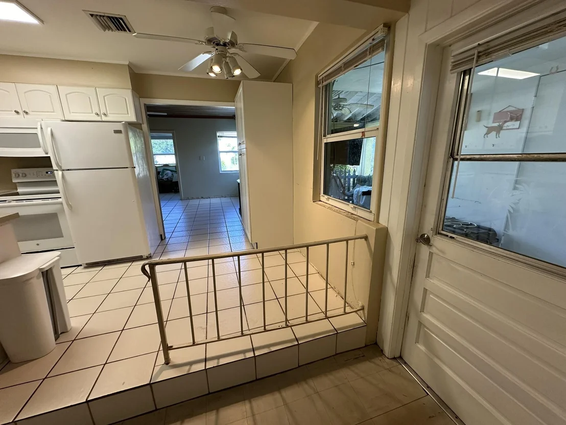 Photo of 914 SE 3rd Street