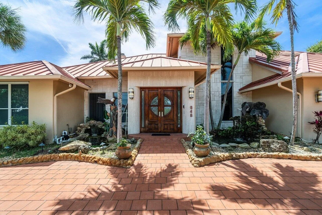 Photo of 648 Riviera Drive