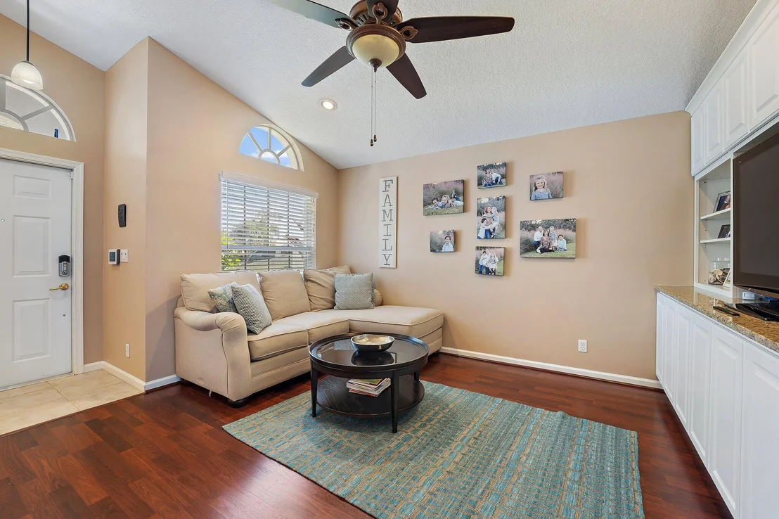 Photo of 6310 Garrett Street