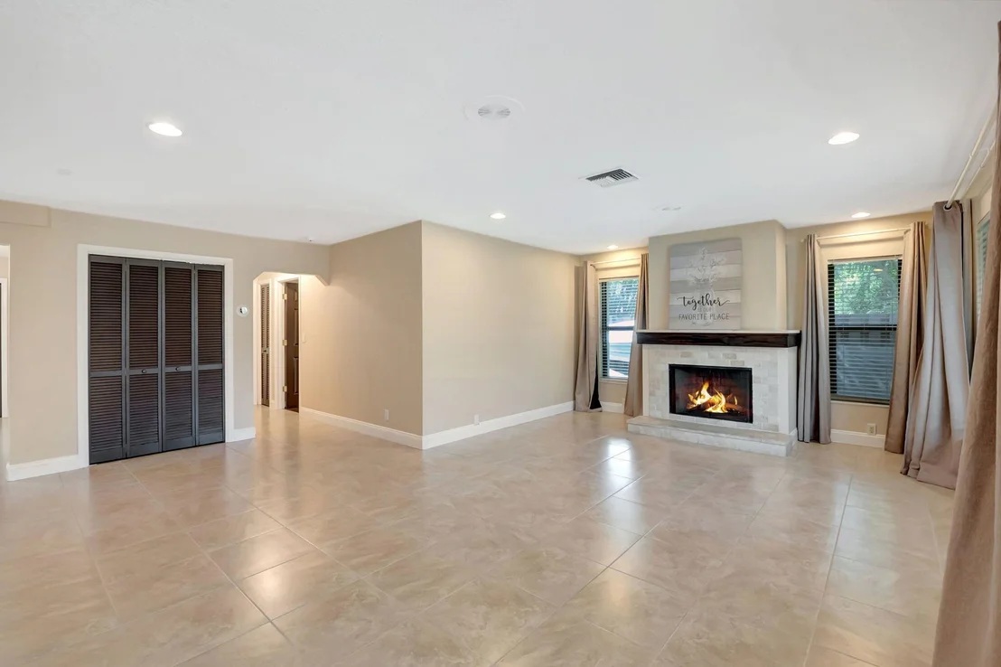 Photo of 737 NW 3rd Avenue