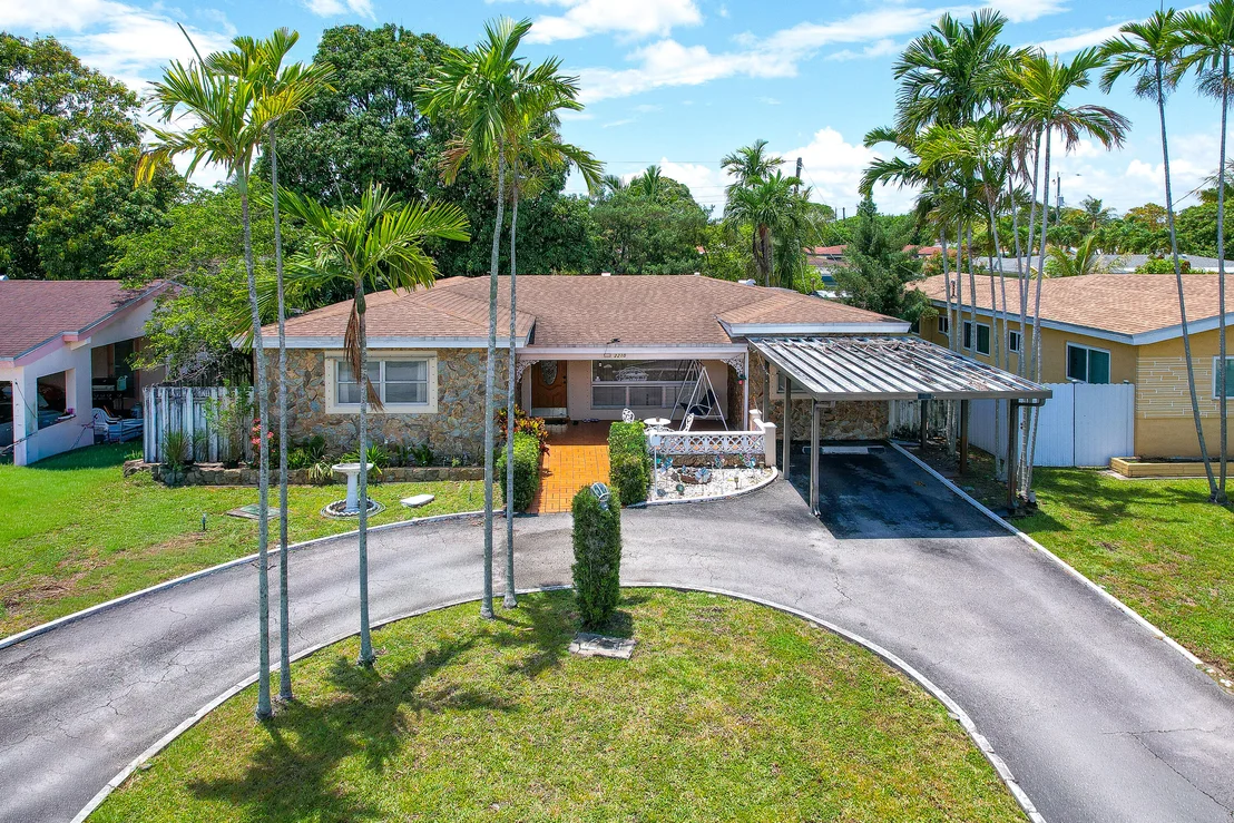 Photo of 2210 Everglades Drive