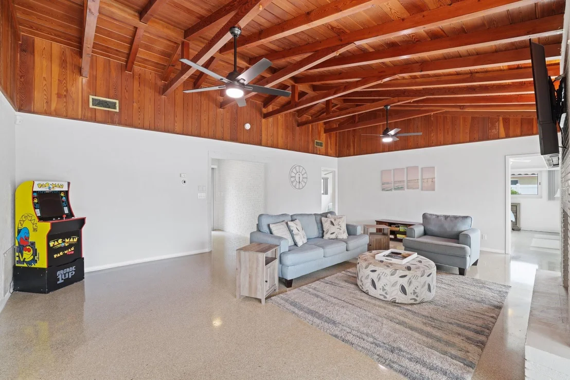 Photo of 2301 N Ocean Boulevard