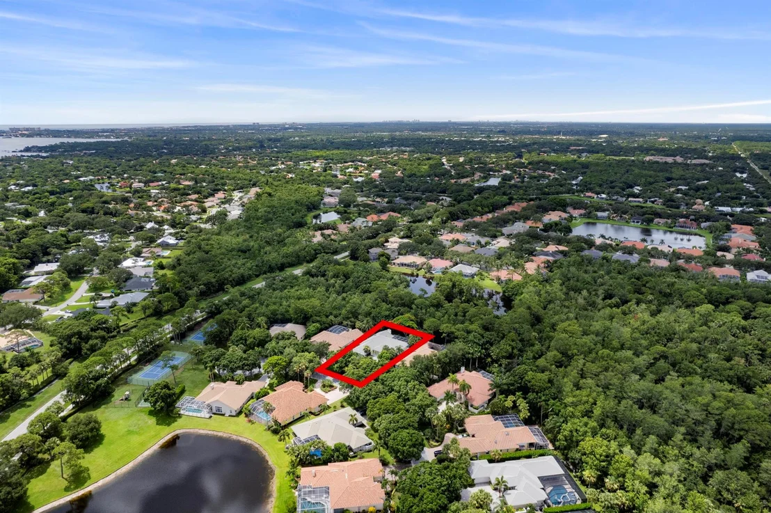 Photo of 136 N River Drive W