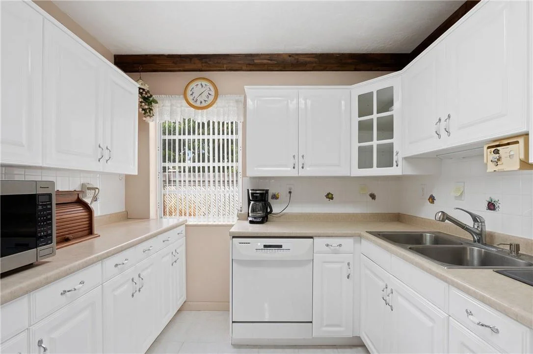 Photo of 325 Henthorne Drive