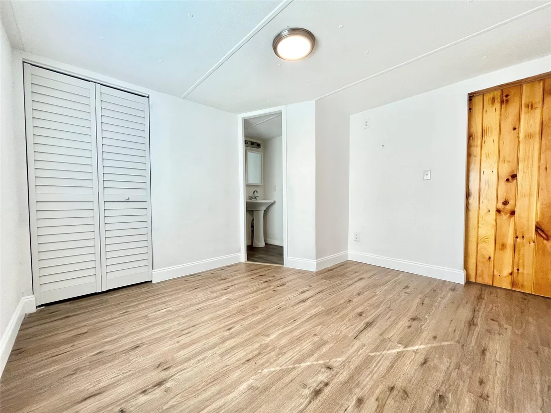 Photo of 1065 Riverview Drive