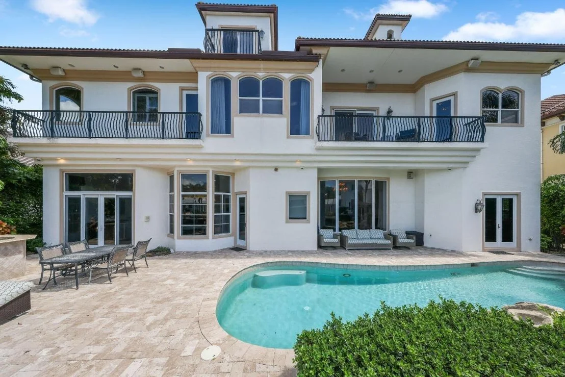 Photo of 932 Banyan Drive
