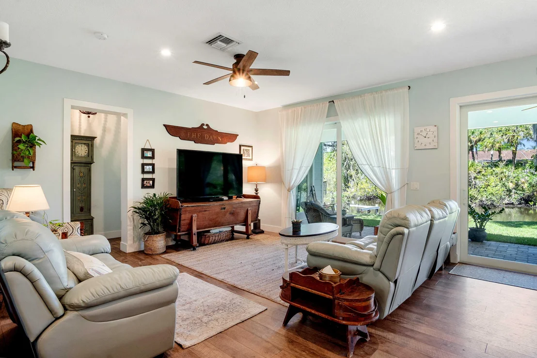 Photo of 6418 Riverland Drive