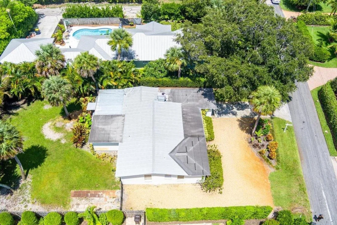 Photo of 804 SE Riverside Drive