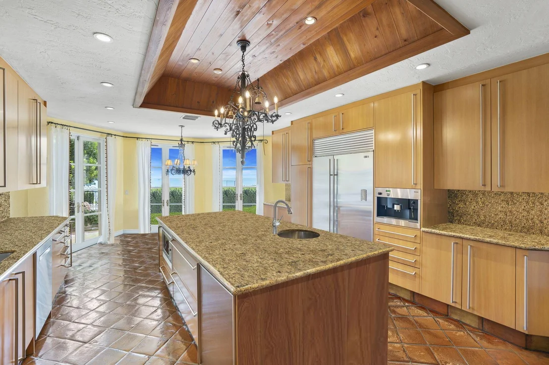 Photo of 240 N Ocean Boulevard