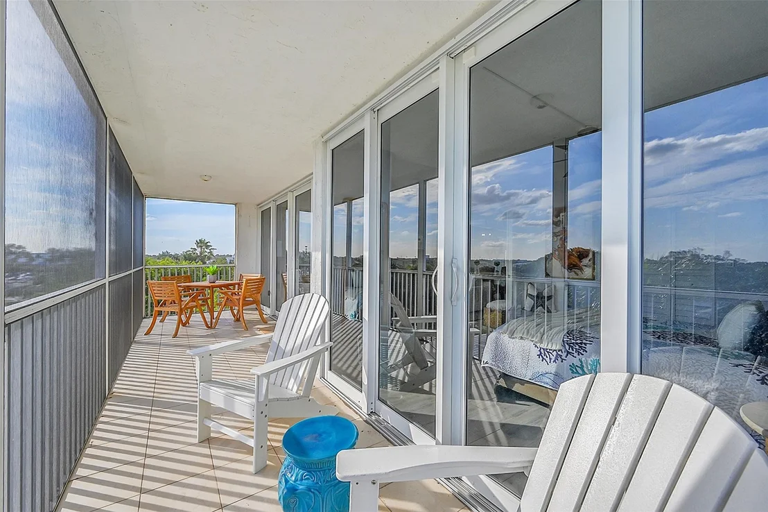 Photo of Unit 4607 at 1 Harbourside Drive
