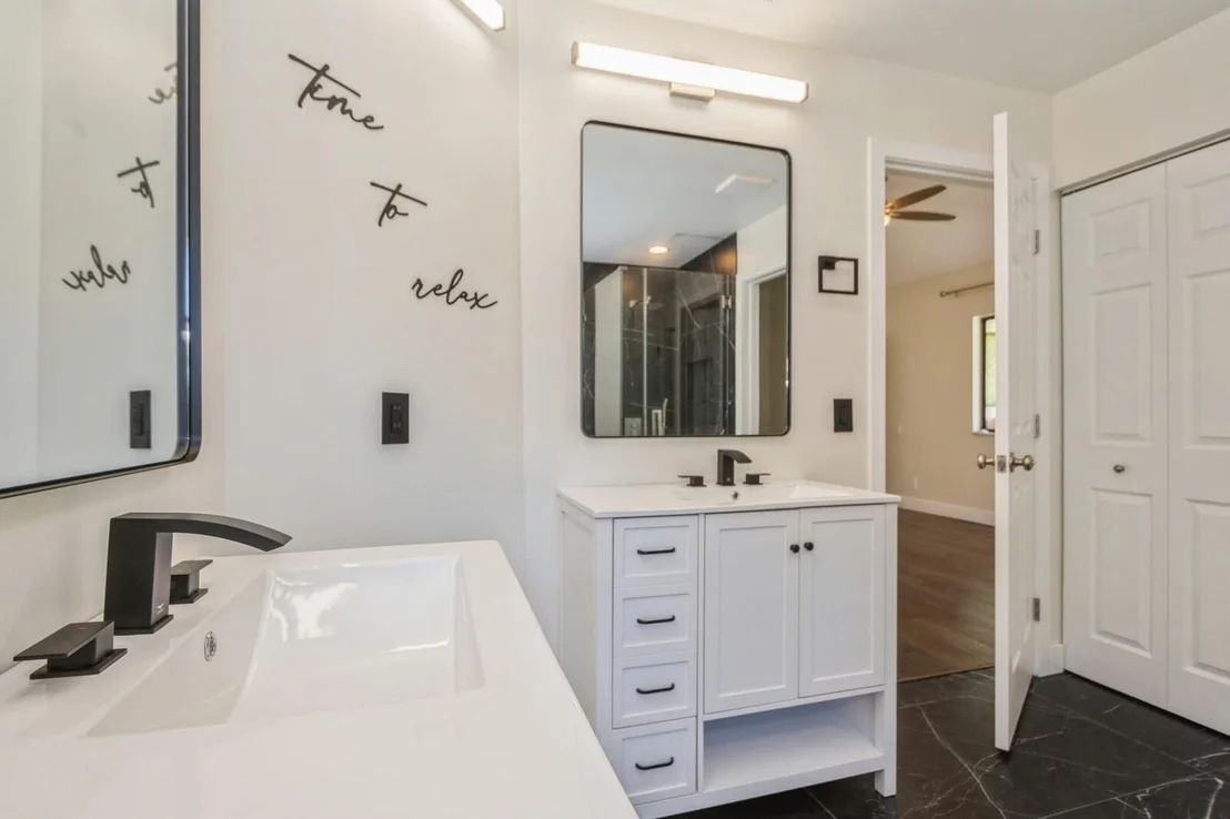 Photo of 5504 FOX HOLLOW Drive