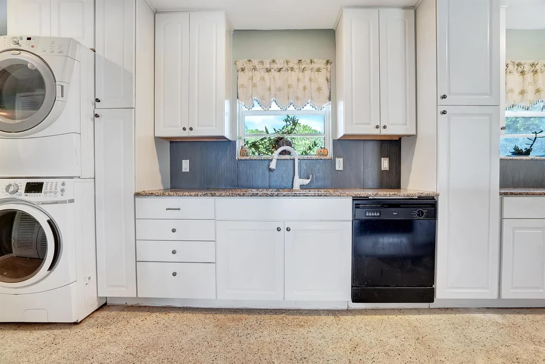 Photo of 6630 Pine Tree Circle