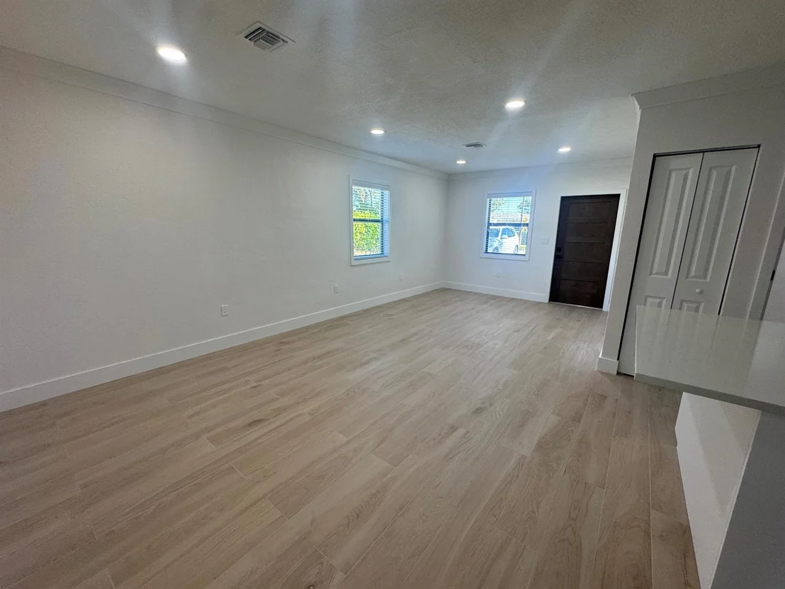 Photo of 3015 Robert Road