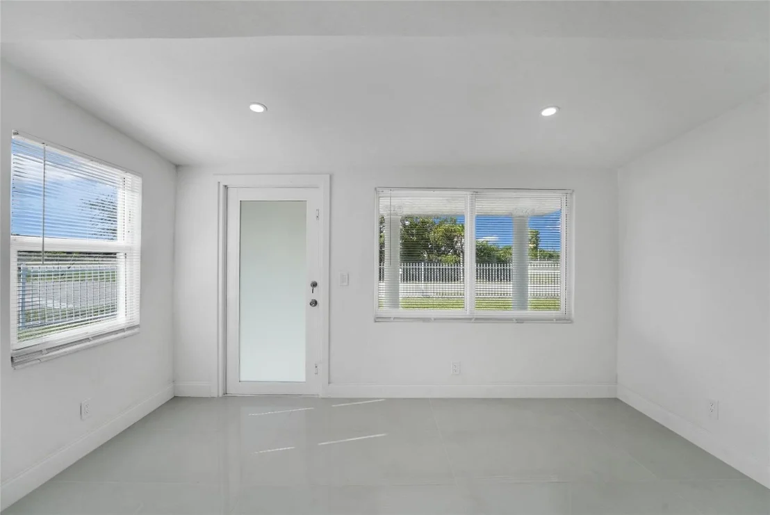 Photo of 2396 Service Road