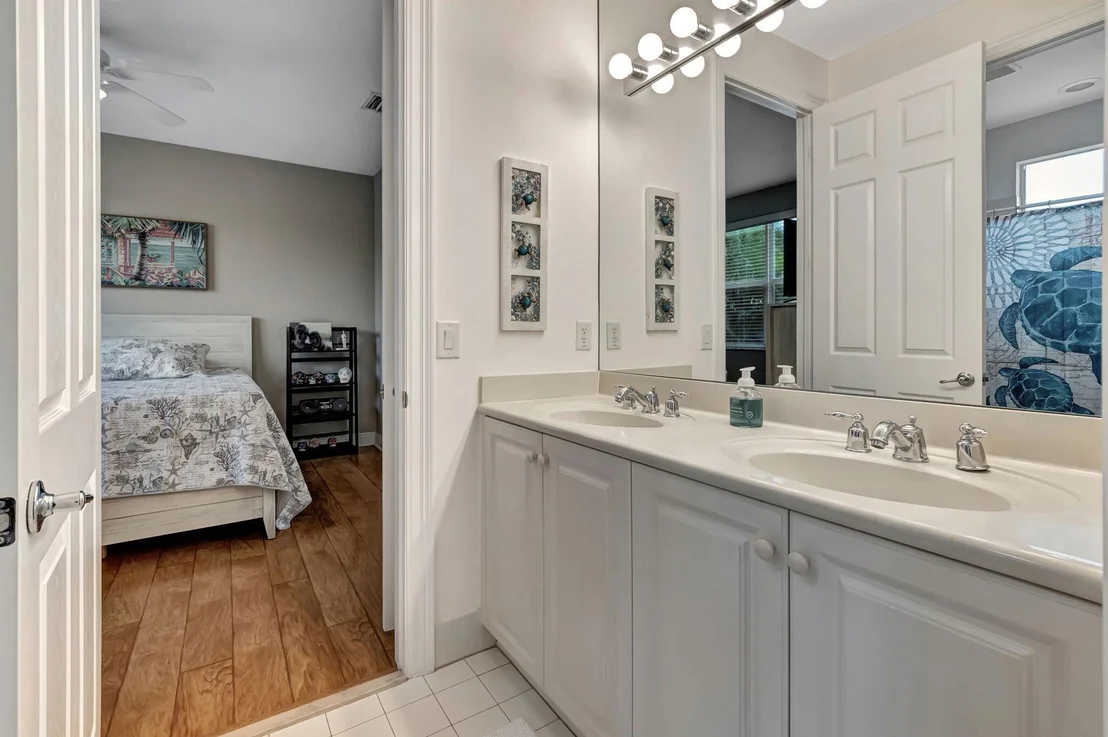 Photo of 10796 Castle Oak Drive