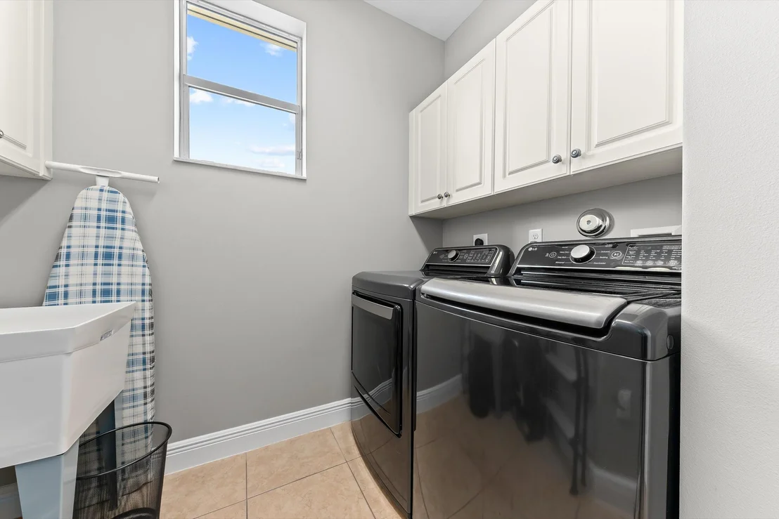 Photo of 9724 Phipps Lane
