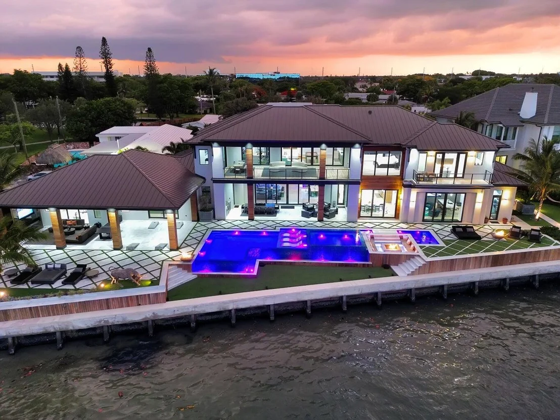 Photo of 712 Lakeside Circle