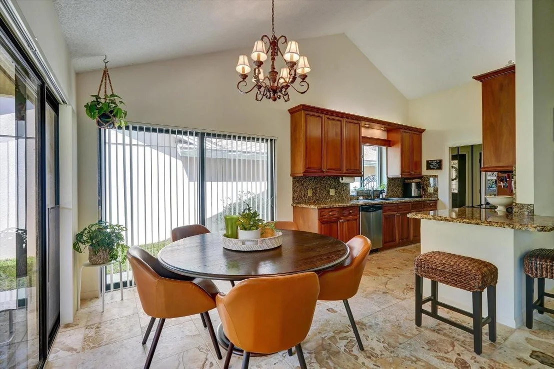 Photo of 316 River Edge Road