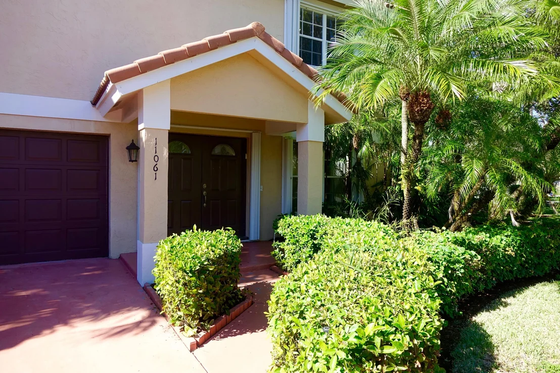 Photo of 11061 Lakeaire Circle