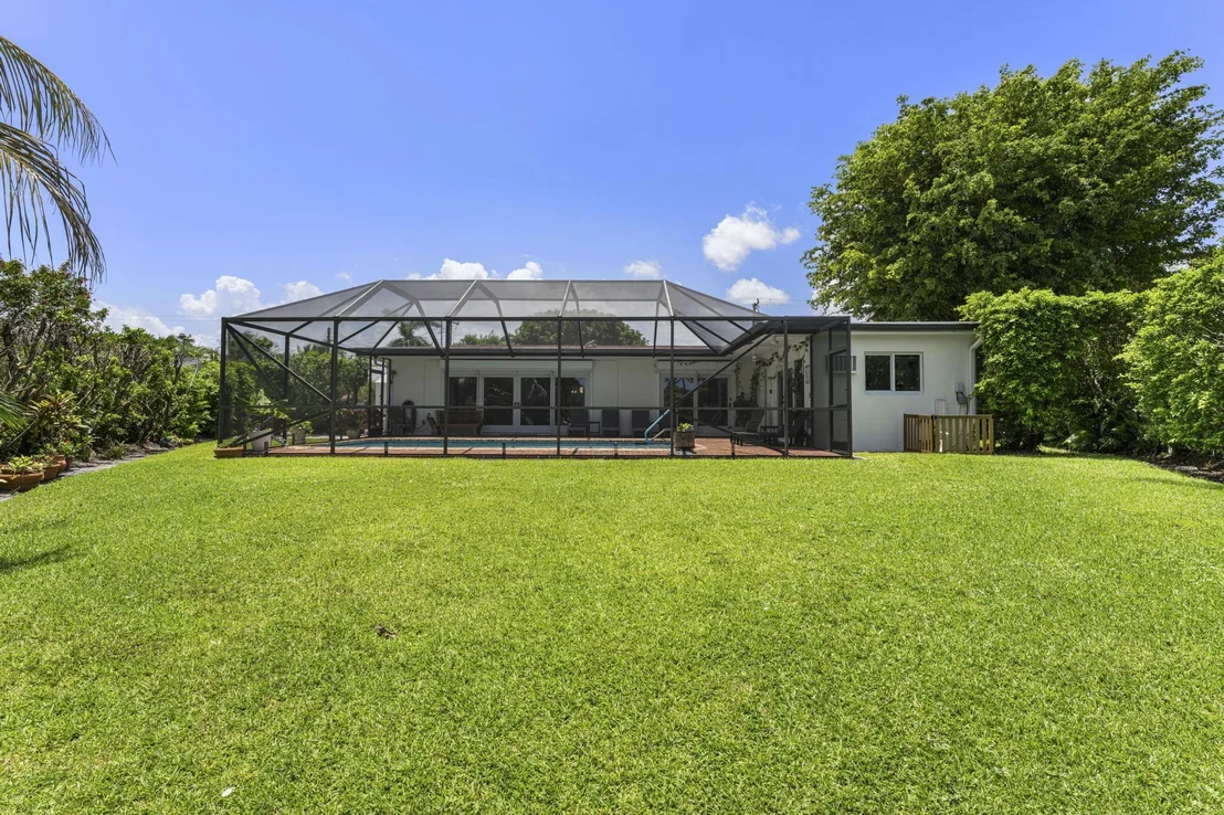 Photo of 8416 Pine Tree Lane