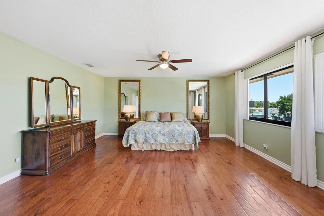 Photo of 370 SE 13th Avenue