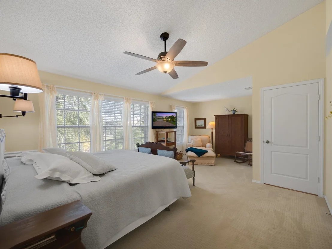 Photo of 1005 Pine Lake Circle