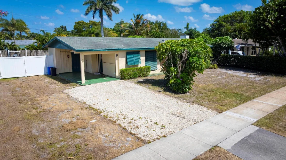 Photo of 736 Tradewind Drive