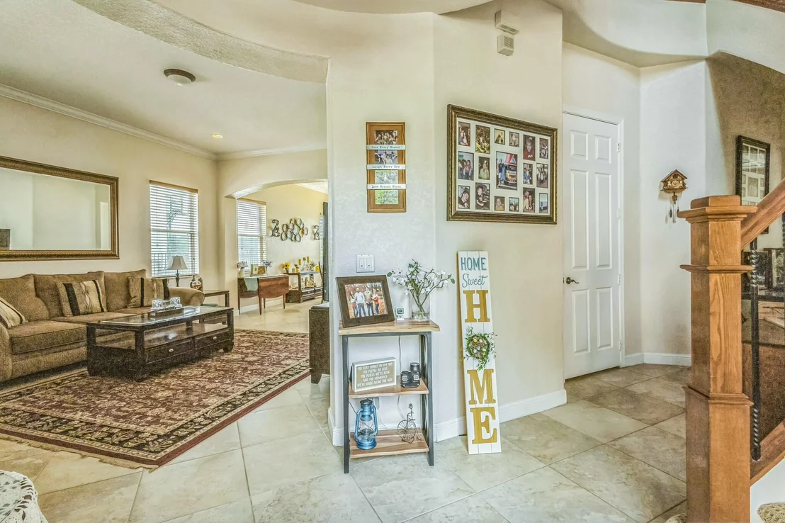 Photo of 694 Cresta Circle
