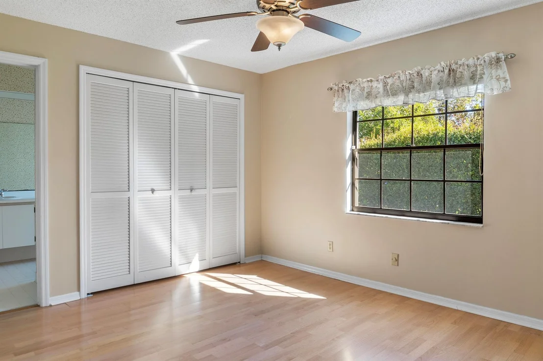 Photo of 2105 15th Lane