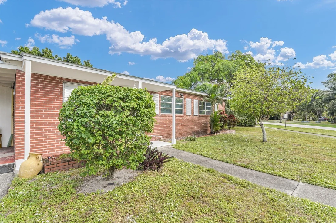 Photo of 300 Cavalier Road