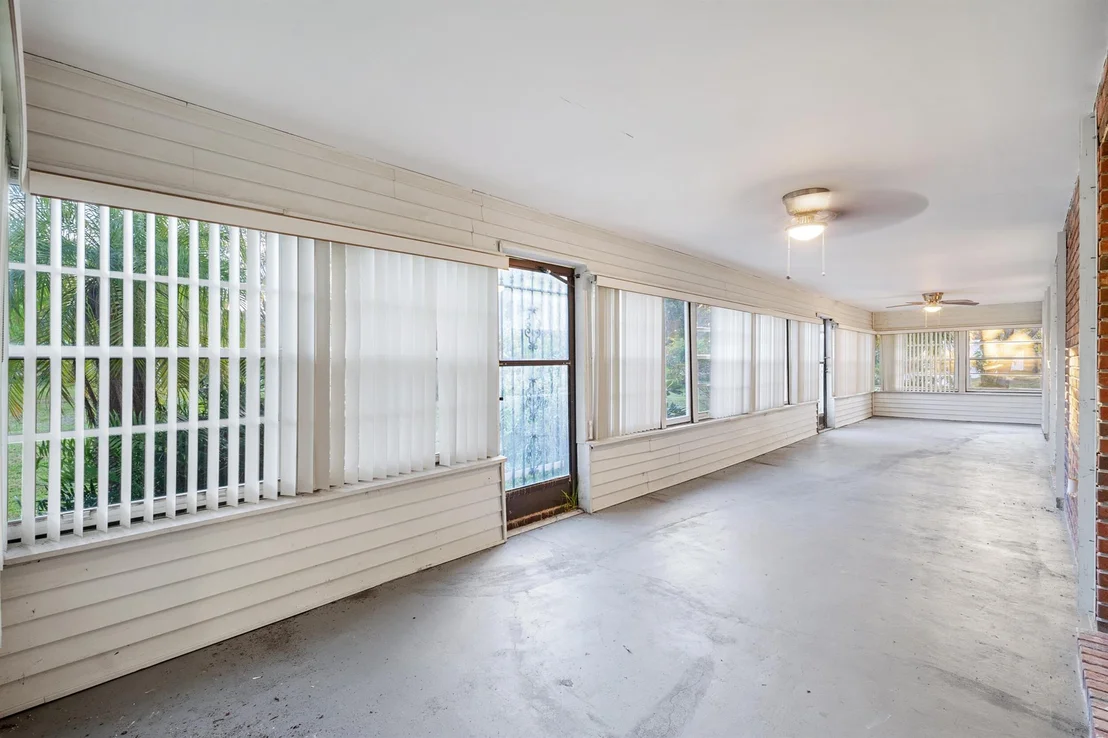 Photo of 4900 Palm Drive