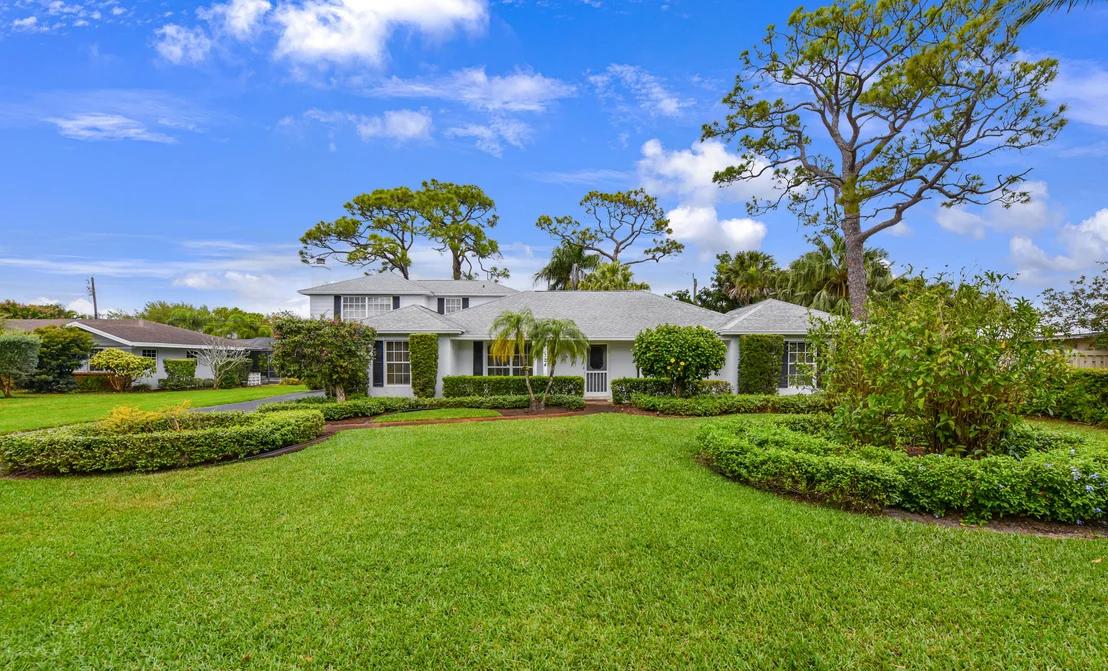 Photo of 324 River Drive