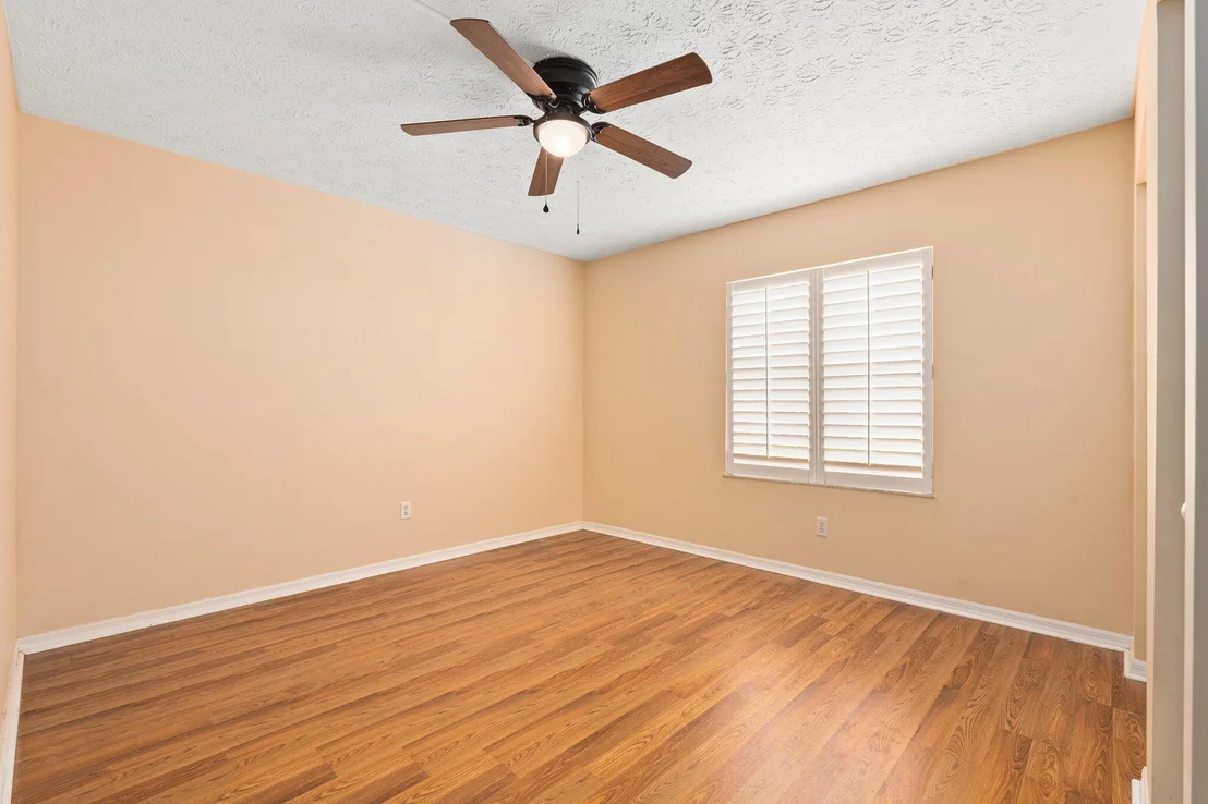 Photo of 6725 Tulipan