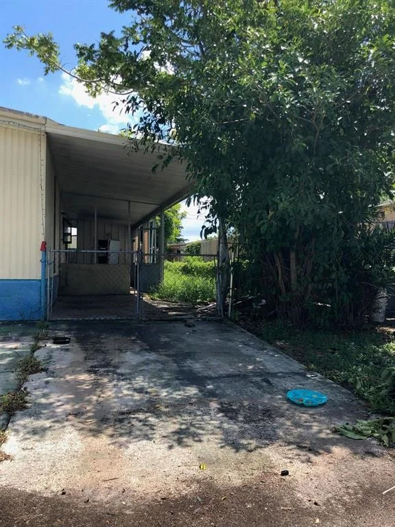 Photo of 23040 Watergate Circle