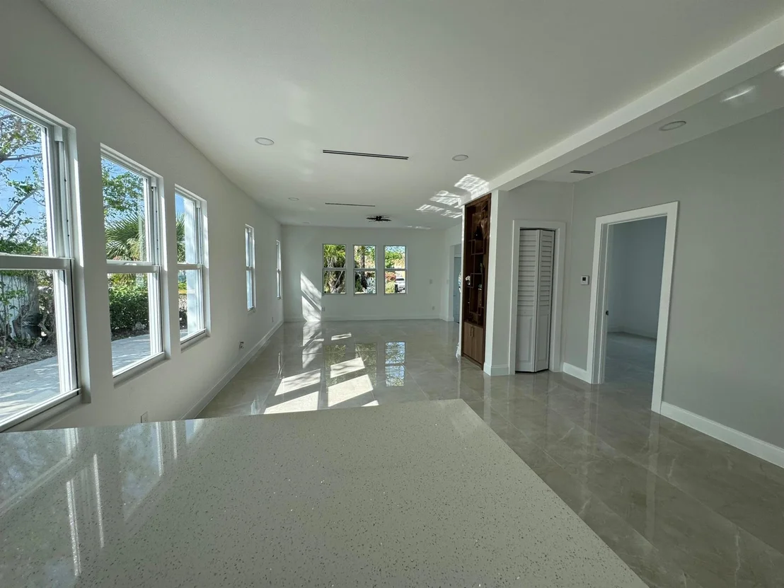 Photo of 418 Colonial Road