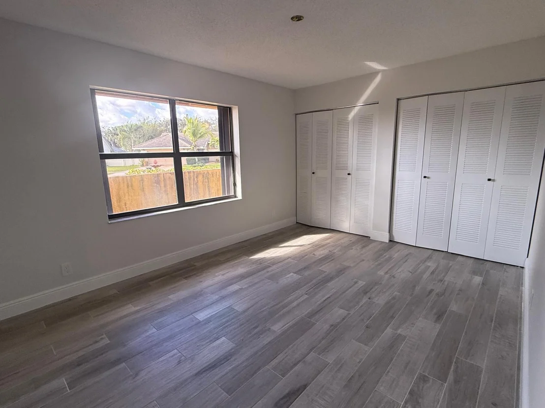 Photo of 9362 Laurel Green Drive