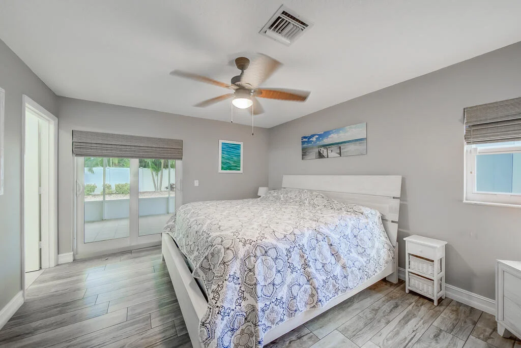 Photo of 841 NW 8th Way