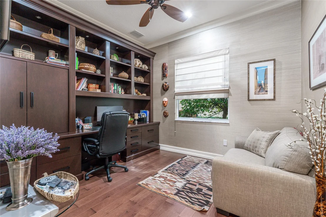 Photo of 10516 Whitewind Circle