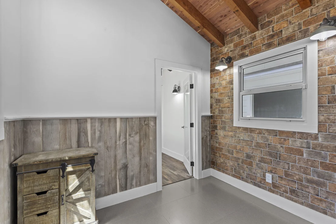 Photo of 4931 Clock Road